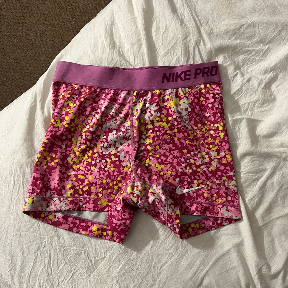 Woman’s Nike Pros